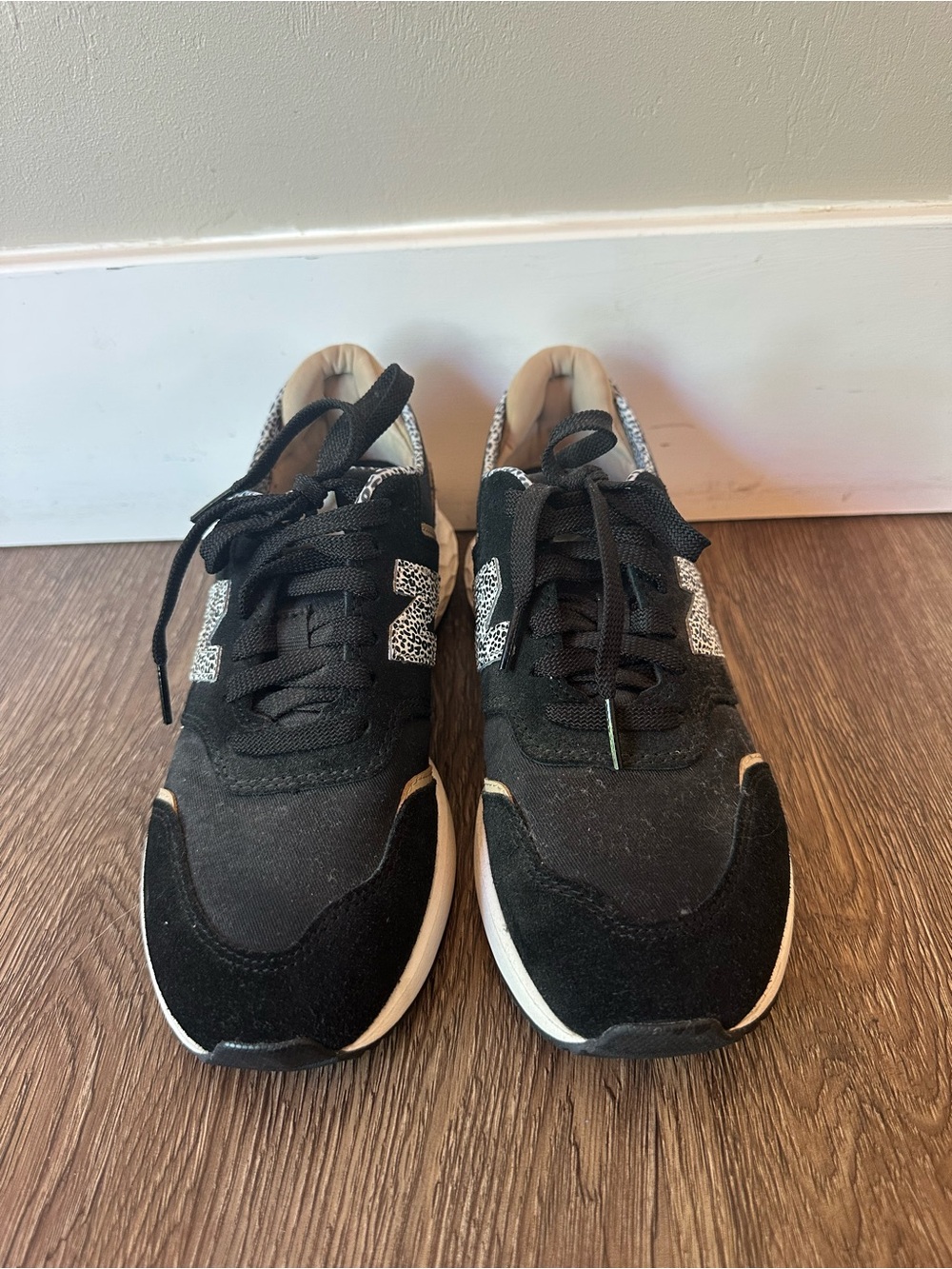 New Balance Black & White Casual Fresh Foam Sneaker - Picture 3 of 6